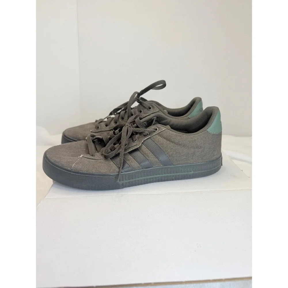 Adidas Daily 3.0 Sneakers Mens 9.5 Grey Excellent Canvas Low Top GY2245